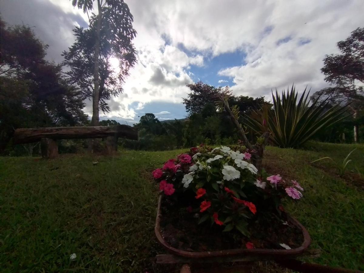 Pouso do Ipê Roxo Hotel Tiradentes Exterior foto